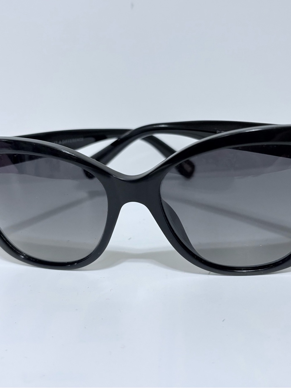 Diff Eyewear Polarized Black Cat-Eye Sunglasses - Picture 9 of 9